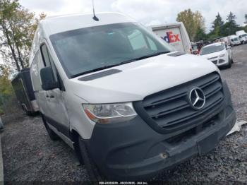  Salvage Mercedes-Benz Sprinter 2500