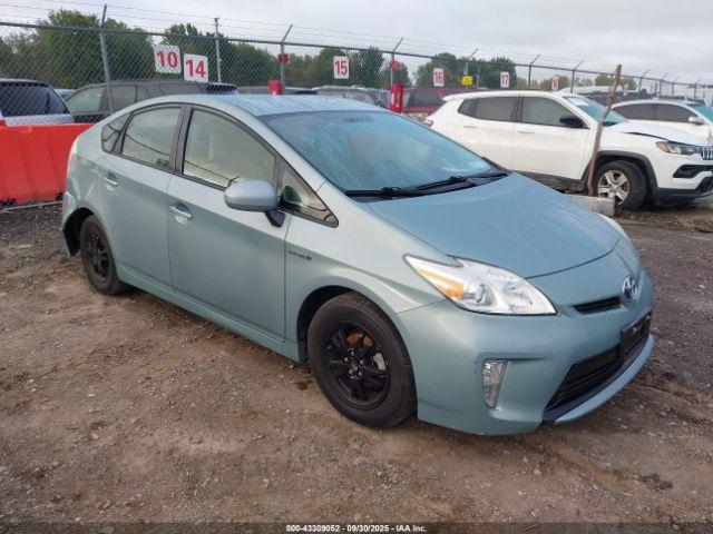  Salvage Toyota Prius