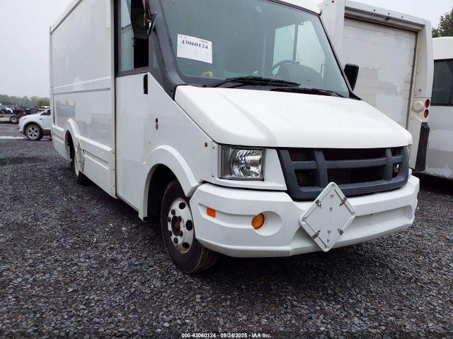  Salvage Isuzu Npr