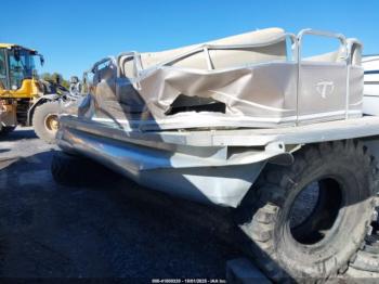  Salvage Tahoe Pontoon Boat