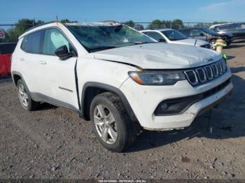  Salvage Jeep Compass