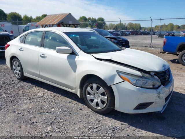  Salvage Nissan Altima