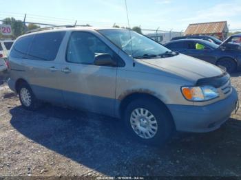 Salvage Toyota Sienna