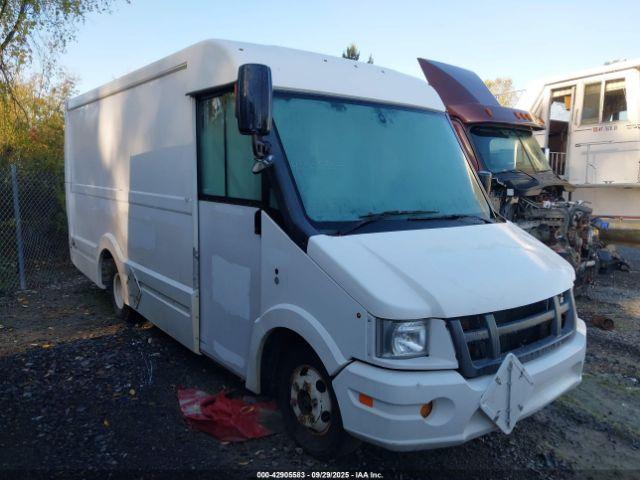  Salvage Isuzu Reach