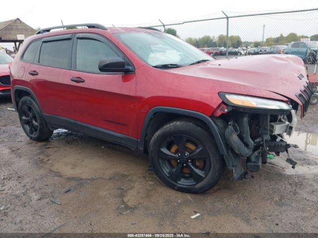  Salvage Jeep Cherokee