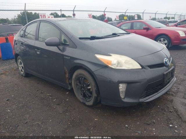  Salvage Toyota Prius
