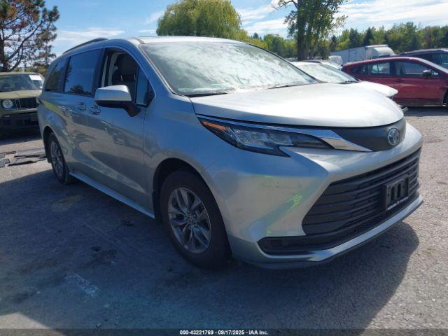  Salvage Toyota Sienna