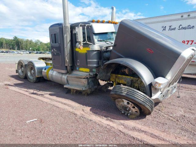  Salvage Peterbilt 389