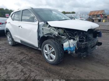  Salvage Nissan Kicks