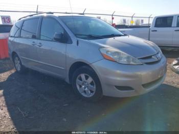  Salvage Toyota Sienna