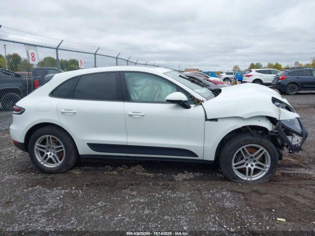 Porsche Macan Image 12