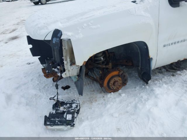 Chevrolet Silverado 1500 Work Truck Image 4