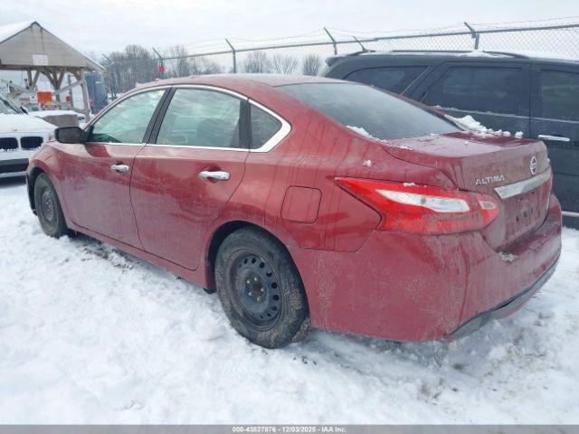 Nissan Altima Image 10