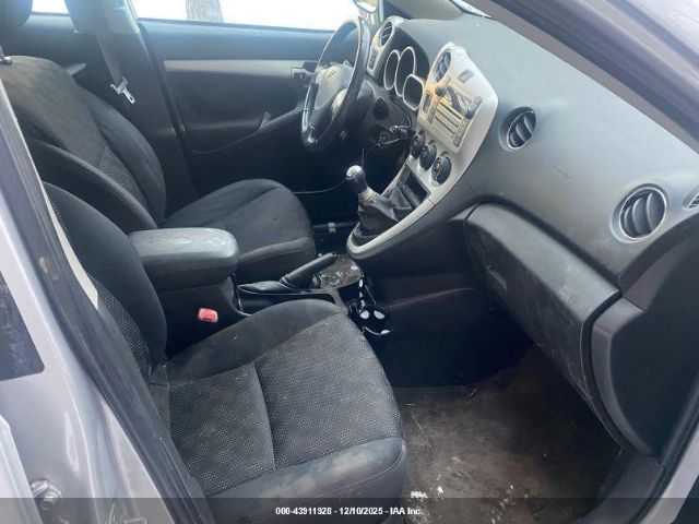 Pontiac Vibe Image 5