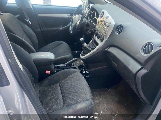 Pontiac Vibe Image 5