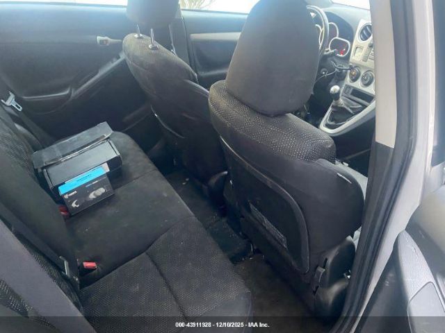 Pontiac Vibe Image 4