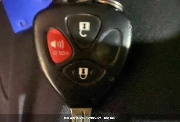 Pontiac Vibe Image 10