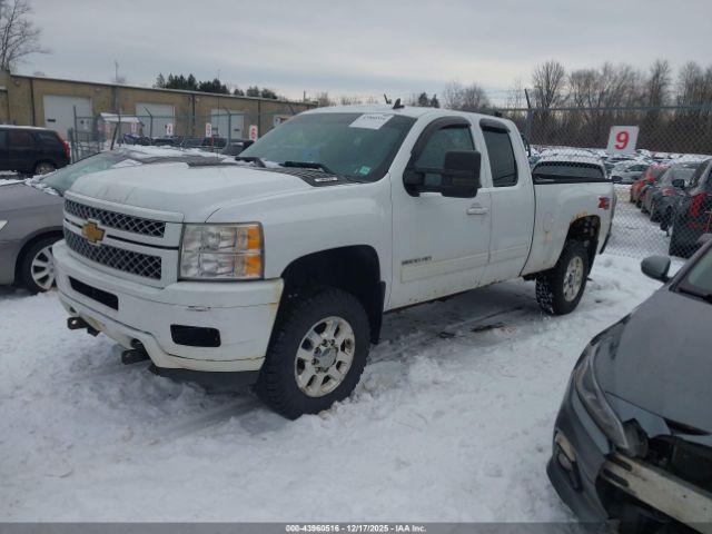 Chevrolet Silverado 2500 Lt Image 8