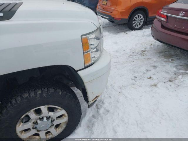Chevrolet Silverado 2500 Lt Image 18