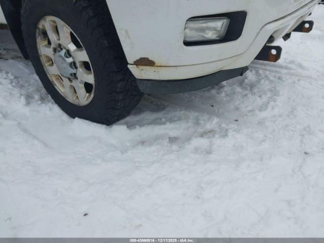 Chevrolet Silverado 2500 Lt Image 17