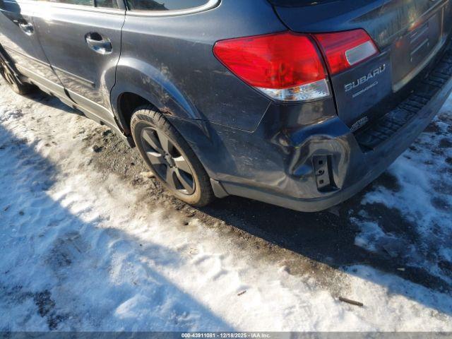 Subaru Outback 2.5i Limited Image 5