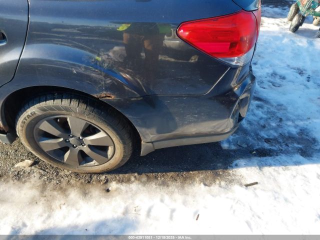 Subaru Outback 2.5i Limited Image 10