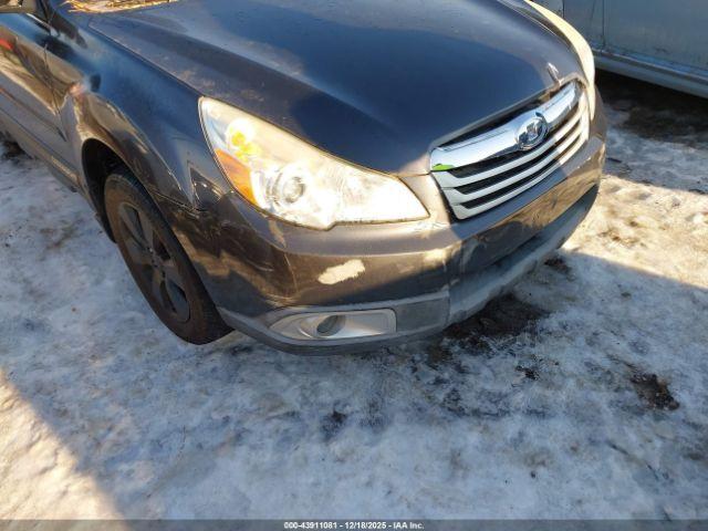 Subaru Outback 2.5i Limited Image 13