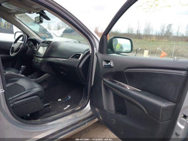 Dodge Journey Crossroad Image 8