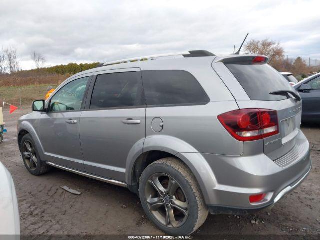 Dodge Journey Crossroad Image 2