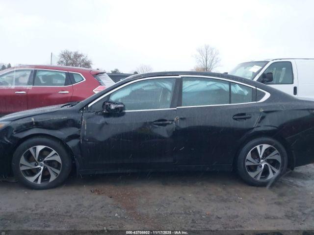 Subaru Legacy Premium Image 3