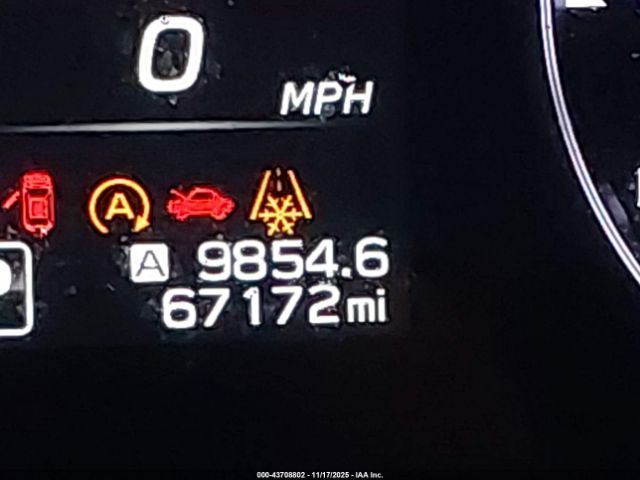 Subaru Legacy Premium Image 8