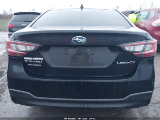 Subaru Legacy Premium Image 7