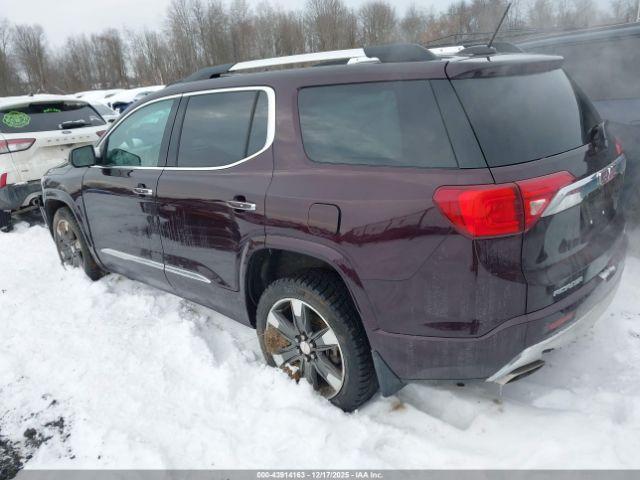 GMC Acadia Denali Image 15