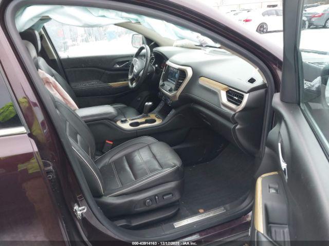 GMC Acadia Denali Image 6