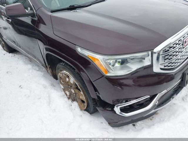 GMC Acadia Denali Image 4