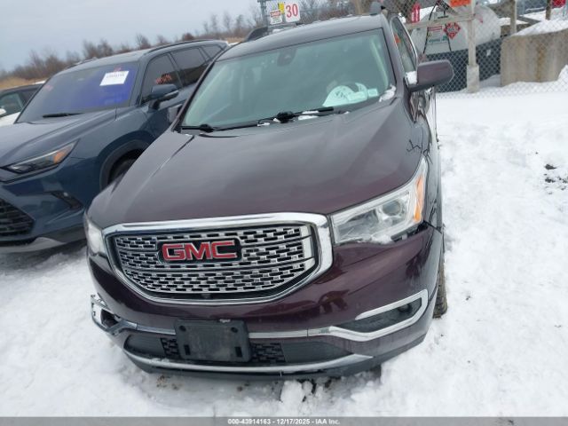 GMC Acadia Denali Image 14