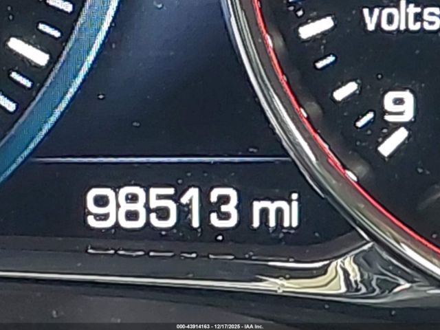 GMC Acadia Denali Image 12