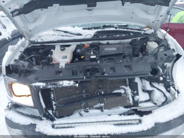 GMC Savana Work Van Image 13