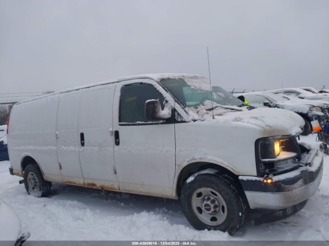 GMC Savana Work Van Image 4