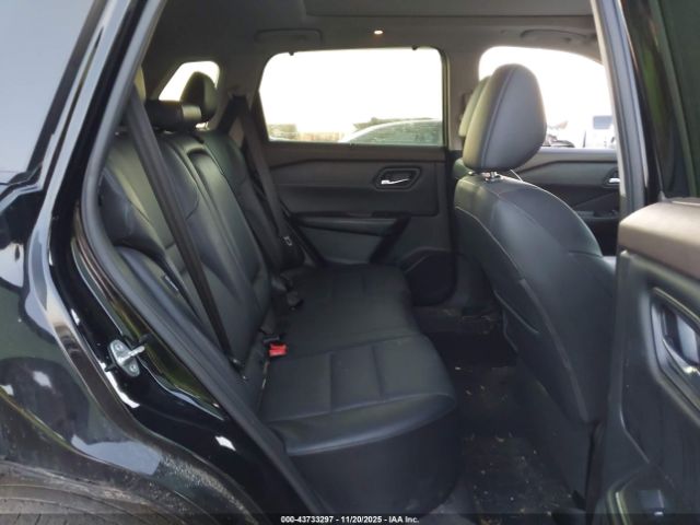 Nissan Rogue Sv Intelligent Awd Image 9