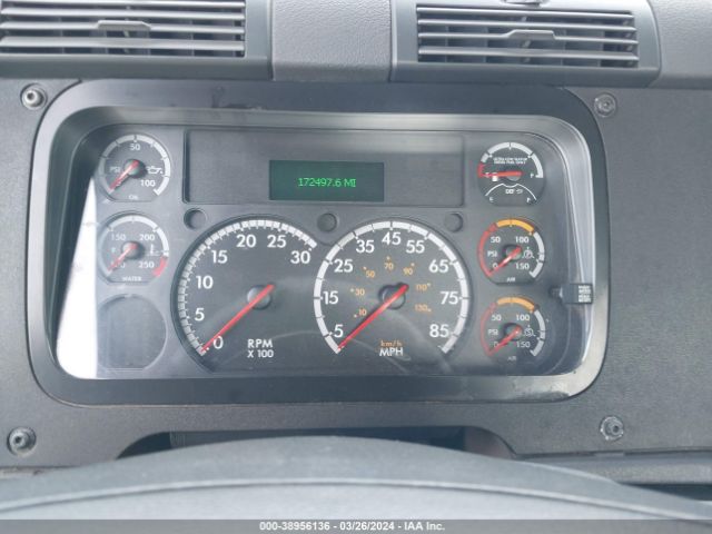 Freightliner Cascadia 113 Image 10