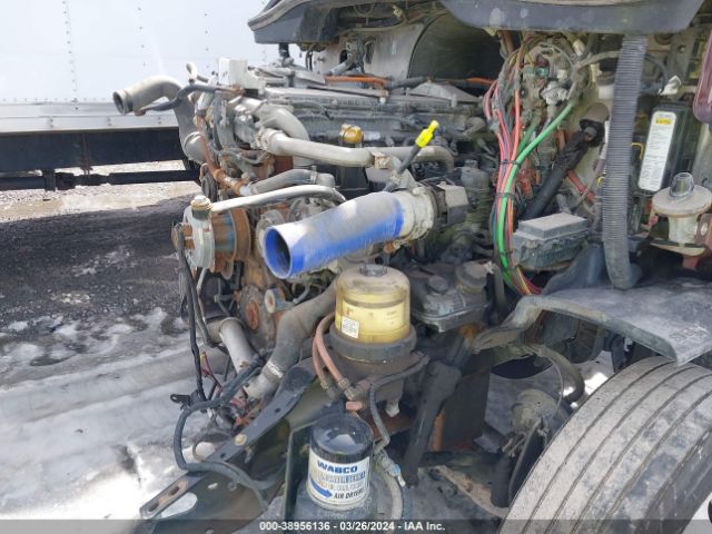 Freightliner Cascadia 113 Image 5