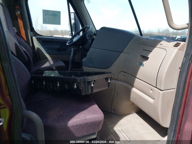 Freightliner Cascadia 113 Image 18