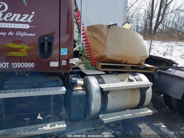 Freightliner Cascadia 113 Image 12