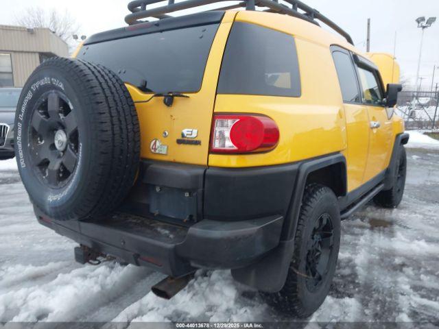 Toyota FJ Cruiser Image 3