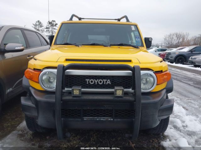 Toyota FJ Cruiser Image 8
