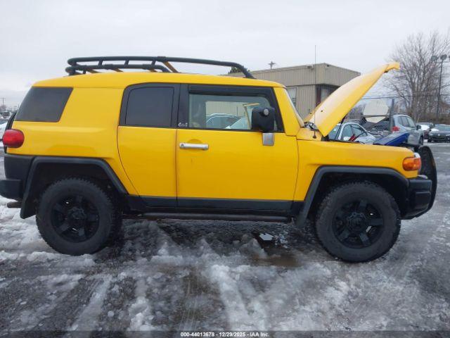 Toyota FJ Cruiser Image 13