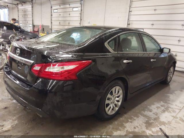 Nissan Altima Image 11