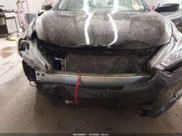 Nissan Altima Image 4