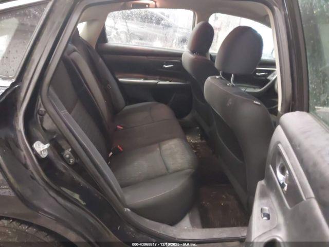 Nissan Altima Image 8